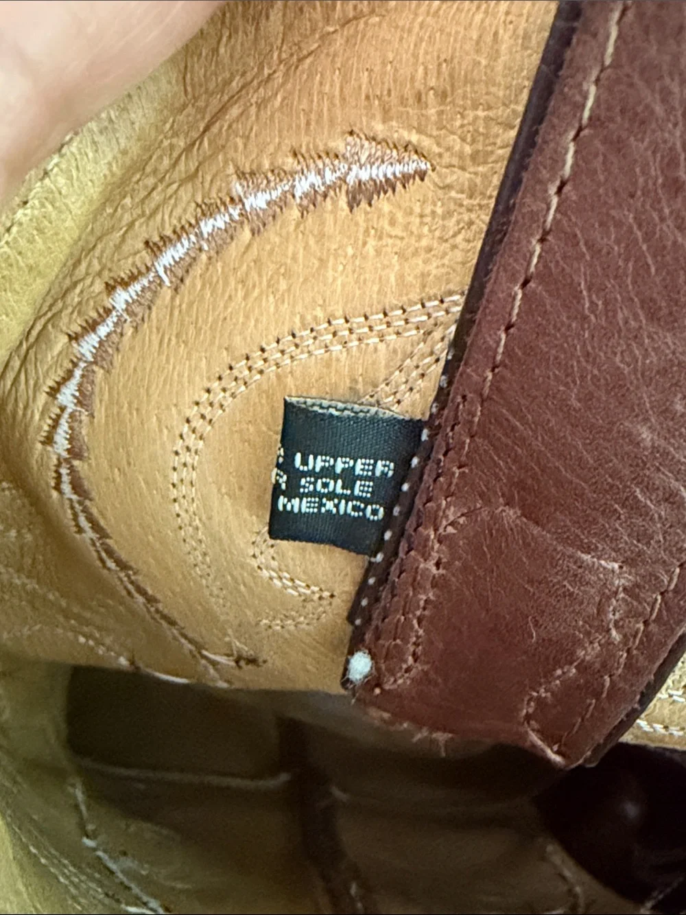 Justin Boots Brown Leather Western Cowboy Boots with Embroidery. Size: 7.5